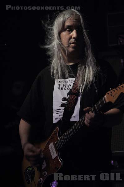 DINOSAUR JR - 2010-05-23 - PARIS - La Machine (du Moulin Rouge) - Jay Mascis